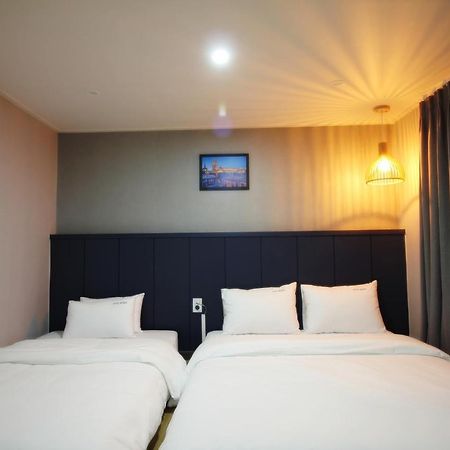 Bronze Hotel Changwon Exterior foto