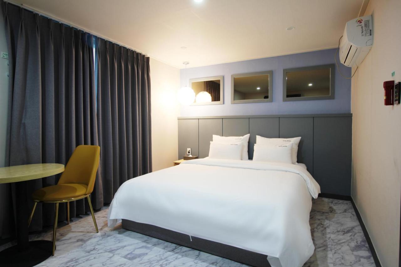 Bronze Hotel Changwon Exterior foto